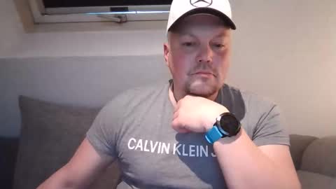 mars0481 online show from December 1, 2025, 1:05 pm