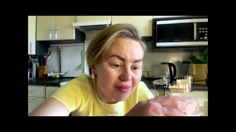 Snapshot of martaluna_ chatting on May 8, 2026, 9:25 am Marta online show from May 8, 2026, 9:25 am