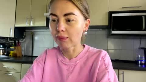 Snapshot of martaluna_ chatting on May 26, 2026, 2:24 pm Marta online show from May 26, 2026, 2:24 pm