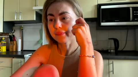 Snapshot of martaluna_ chatting on June 20, 2026, 10:18 am Marta online show from June 20, 2026, 10:18 am