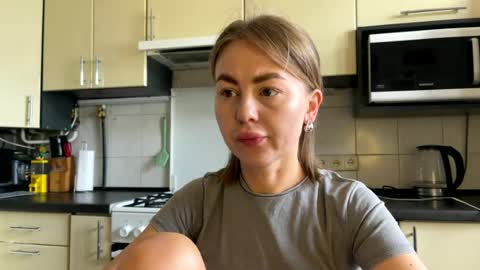 Snapshot of martaluna_ chatting on June 26, 2026, 8:30 am Marta online show from June 26, 2026, 8:30 am