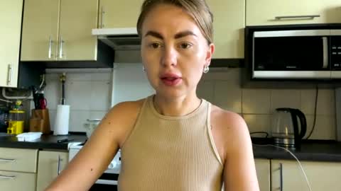 Snapshot of martaluna_ chatting on June 29, 2026, 11:54 am Marta online show from June 29, 2026, 11:54 am