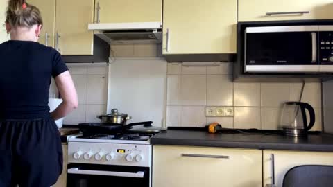 Snapshot of martaluna_ chatting on July 13, 2026, 1:58 pm Marta online show from July 13, 2026, 1:58 pm