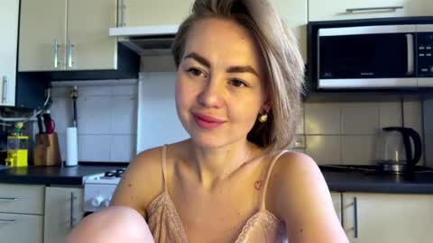 Snapshot of martaluna_ chatting on July 19, 2026, 9:57 am Marta online show from July 19, 2026, 9:57 am