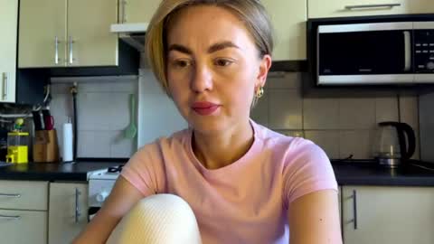 Snapshot of martaluna_ chatting on July 20, 2026, 11:56 am Marta online show from July 20, 2026, 11:56 am