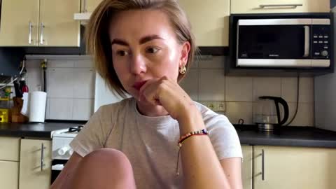 Snapshot of martaluna_ chatting on July 24, 2026, 8:45 am Marta online show from July 24, 2026, 8:45 am