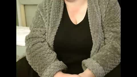 Snapshot of marthabriest chatting on February 7, 2025, 7:29 am Martha online show from February 7, 2025, 7:29 am