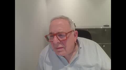 Snapshot of martin_1947 chatting on January 2, 2025, 8:24 pm martin_1947 online show from January 2, 2025, 8:24 pm