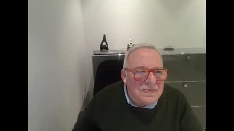 Snapshot of martin_1947 chatting on February 24, 2025, 5:42 pm martin_1947 online show from February 24, 2025, 5:42 pm