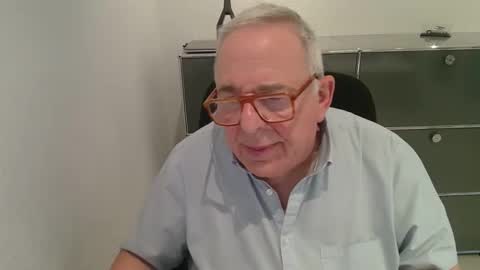 martin_1947 online show from November 24, 2025, 3:23 pm