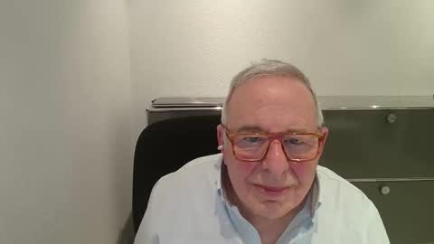 Snapshot of martin_1947 chatting on January 11, 2026, 8:14 pm martin_1947 online show from January 11, 2026, 8:14 pm