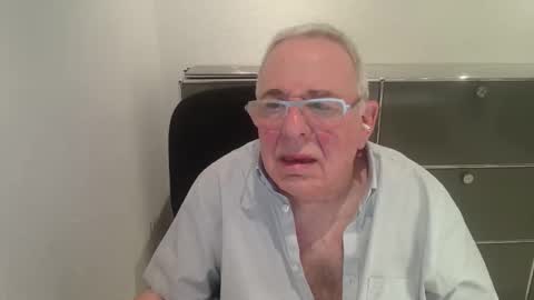 Snapshot of martin_1947 chatting on April 7, 2026, 9:48 pm martin_1947 online show from April 7, 2026, 9:48 pm