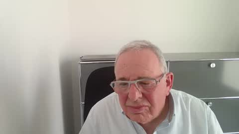 Snapshot of martin_1947 chatting on May 25, 2026, 1:50 pm martin_1947 online show from May 25, 2026, 1:50 pm