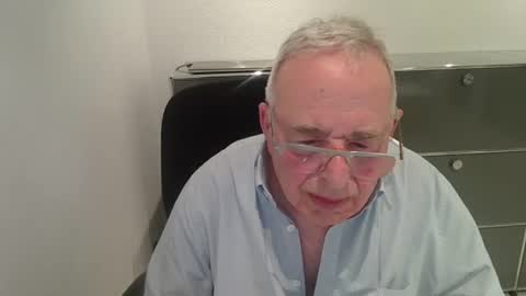 martin_1947 online show from July 21, 2026, 9:06 pm