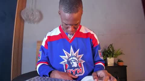 Snapshot of martin_killer chatting on November 15, 2025, 7:32 pm Martin online show from November 15, 2025, 7:32 pm