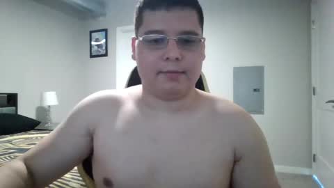 Snapshot of martin_militaryboy chatting on May 29, 2026, 10:52 pm martin_militaryboy online show from May 29, 2026, 10:52 pm