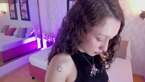 Snapshot of martina_adams chatting on November 8, 2025, 12:27 pm mari online show from November 8, 2025, 12:27 pm