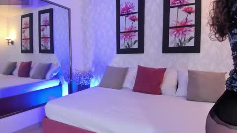 Snapshot of martina_adams chatting on November 21, 2025, 1:10 pm mari online show from November 21, 2025, 1:10 pm