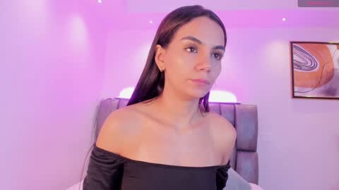 Snapshot of martina_mancinii chatting on February 5, 2025, 12:17 pm Martina online show from February 5, 2025, 12:17 pm