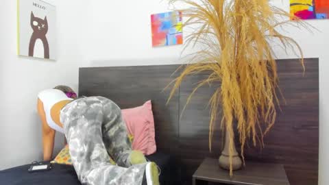 martina mIIler online show from February 22, 2025, 12:40 pm