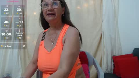 Snapshot of martina_miller_ chatting on November 18, 2025, 6:34 pm Martina online show from November 18, 2025, 6:34 pm