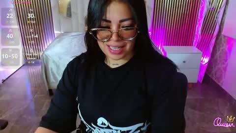 Snapshot of martina_tay chatting on June 5, 2026, 3:35 am Hey im martina online show from June 5, 2026, 3:35 am