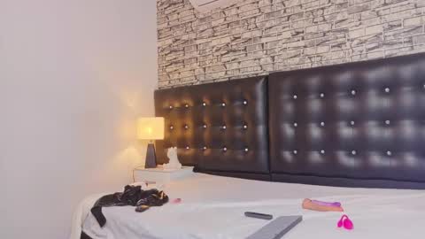 Snapshot of martina_thompson69 chatting on September 12, 2025, 2:06 pm Martina online show from September 12, 2025, 2:06 pm