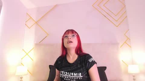 Martina  online show from November 17, 2025, 8:03 pm