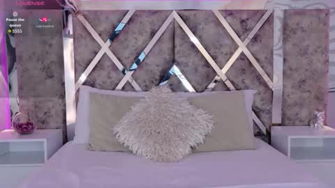 Martina Garcia online show from November 14, 2025, 7:56 pm