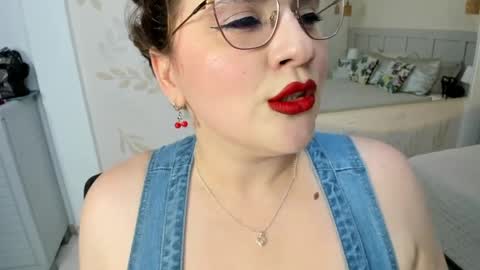 Snapshot of martinaguzmann chatting on June 5, 2026, 2:29 am Martina online show from June 5, 2026, 2:29 am