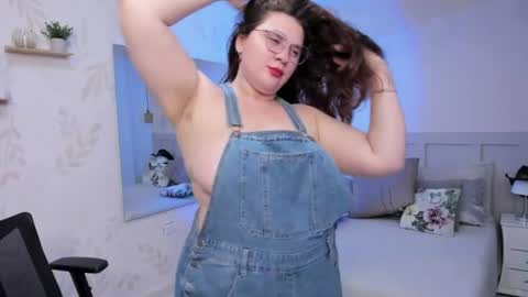 Snapshot of martinaguzmann chatting on June 14, 2026, 2:24 am Martina online show from June 14, 2026, 2:24 am