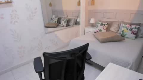 Snapshot of martinaguzmann chatting on July 26, 2026, 2:20 am Martina online show from July 26, 2026, 2:20 am