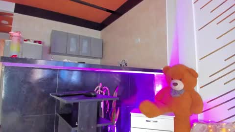 Snapshot of martinarossi chatting on February 3, 2025, 6:39 pm ... ... online show from February 3, 2025, 6:39 pm