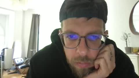 Snapshot of martinmagic467657 chatting on May 6, 2026, 9:36 am martinmagic467657 online show from May 6, 2026, 9:36 am