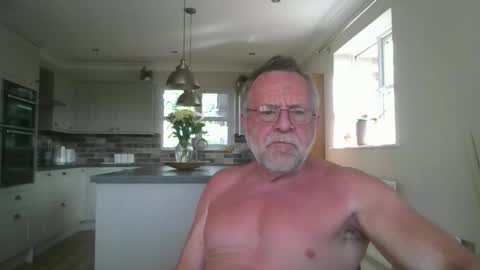 Snapshot of martinrgbxxxx chatting on May 30, 2026, 8:00 am martinrgbxxxx online show from May 30, 2026, 8:00 am
