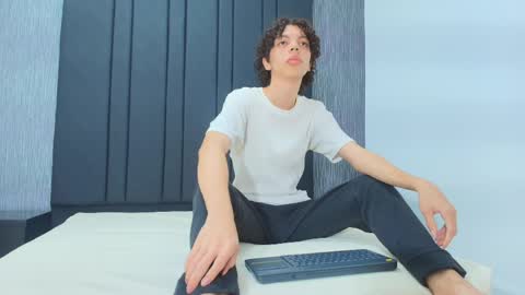 Marvin online show from April 8, 2026, 7:36 pm