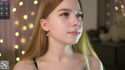 Snapshot of mary_hope_u chatting on December 15, 2024, 9:35 am Mary online show from December 15, 2024, 9:35 am