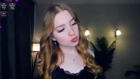 Snapshot of mary_hope_u chatting on March 3, 2025, 7:10 am Mary online show from March 3, 2025, 7:10 am