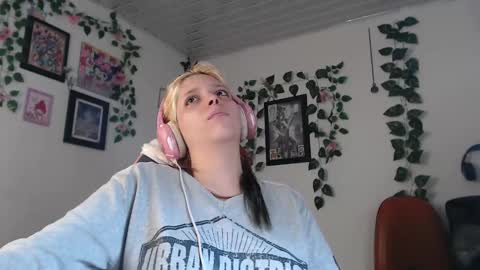 Snapshot of mary_janness chatting on January 9, 2025, 7:18 pm 100 online show from January 9, 2025, 7:18 pm
