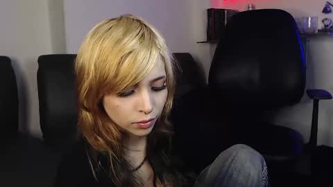 Snapshot of mary_janness chatting on February 17, 2025, 9:30 pm 100 online show from February 17, 2025, 9:30 pm