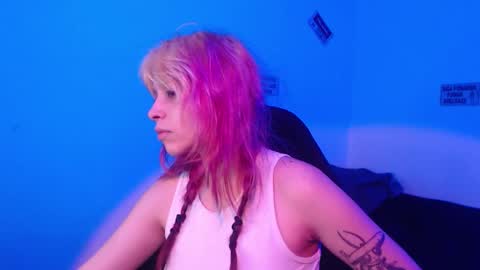 Snapshot of mary_janness chatting on November 19, 2025, 7:30 am 100 online show from November 19, 2025, 7:30 am