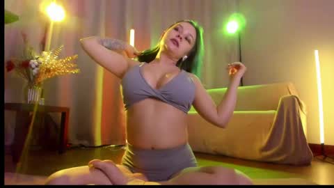 Julia online show from May 13, 2026, 8:49 pm