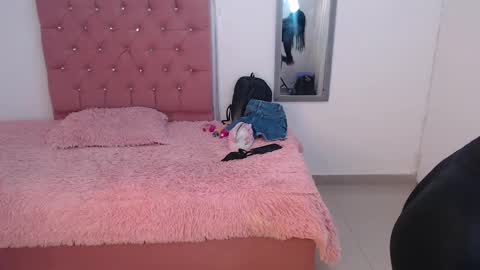 Snapshot of mary_live18 chatting on February 4, 2025, 12:11 pm Hi guys im Mary online show from February 4, 2025, 12:11 pm