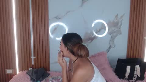 Snapshot of mary_live18 chatting on October 19, 2025, 12:28 pm Hi guys im Mary online show from October 19, 2025, 12:28 pm