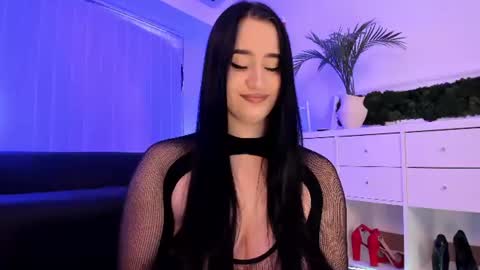 Snapshot of mary_lori chatting on July 2, 2026, 6:52 am Mary online show from July 2, 2026, 6:52 am