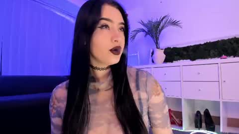 Snapshot of mary_lori chatting on July 5, 2026, 6:42 am Mary online show from July 5, 2026, 6:42 am