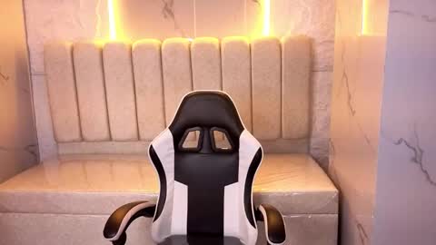 Snapshot of mary_luxx_tp chatting on November 2, 2025, 3:20 am mary_luxx_tp online show from November 2, 2025, 3:20 am