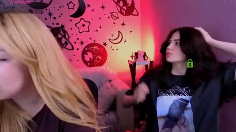 Snapshot of mary_meow_hot chatting on June 15, 2026, 7:05 pm Mary online show from June 15, 2026, 7:05 pm