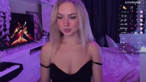 Mary online show from November 24, 2025, 8:08 pm