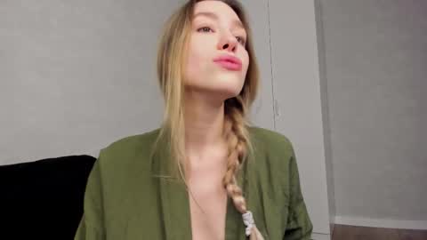 HelIo  Everyone Im MaryWelcome  to my room and  lets have  a good  time  together with me   online show from December 17, 2025, 8:42 am